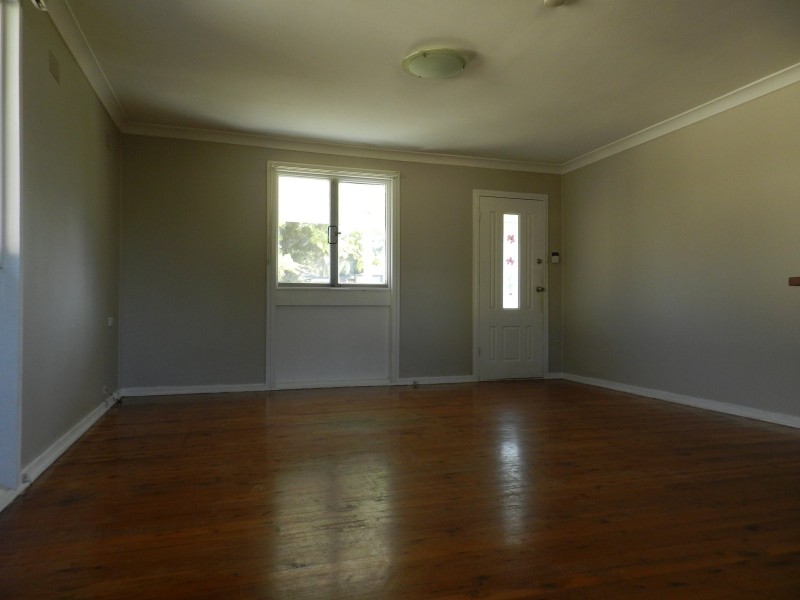 27 Manila Road, Lethbridge Park NSW 2770