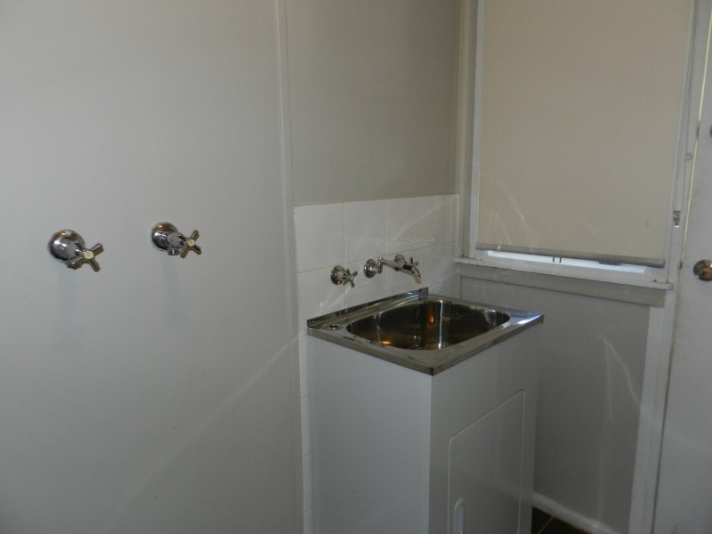 27 Manila Road, Lethbridge Park NSW 2770