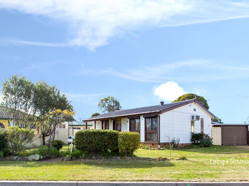 19 Tahiti Avenue, Lethbridge Park NSW 2770