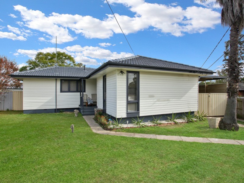 6 Peterlee Place, Hebersham NSW 2770