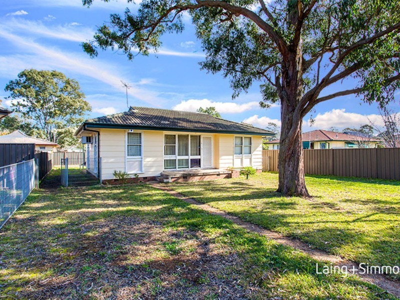 11 Cumbernauld Cres, Dharruk NSW 2770