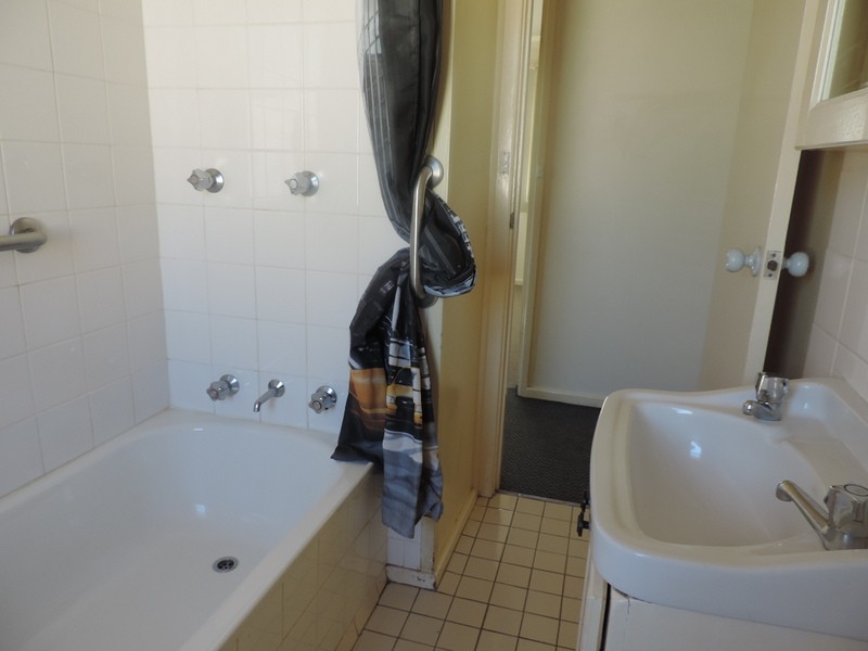 24 Sandakan Crescent, Lethbridge Park NSW 2770