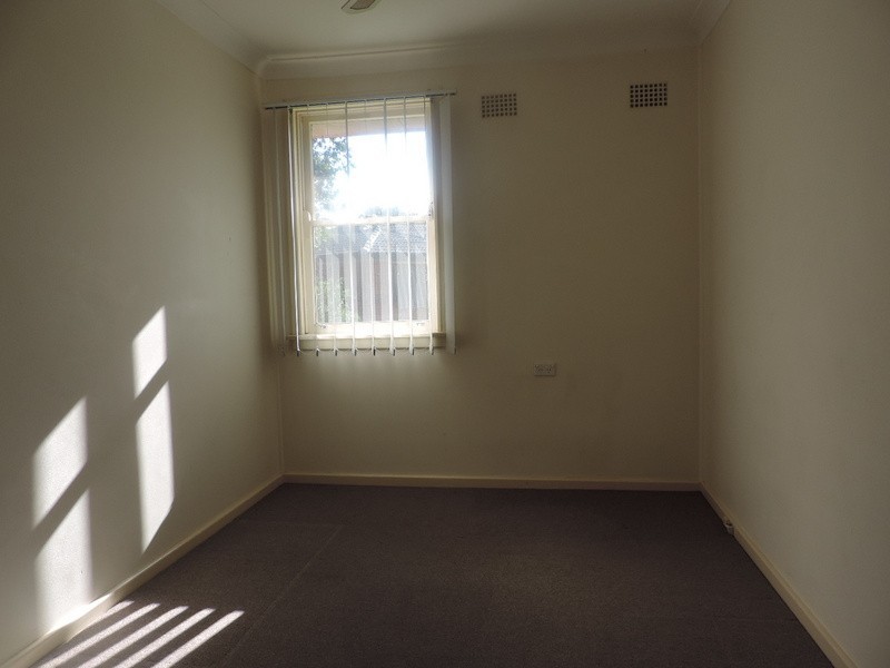 24 Sandakan Crescent, Lethbridge Park NSW 2770