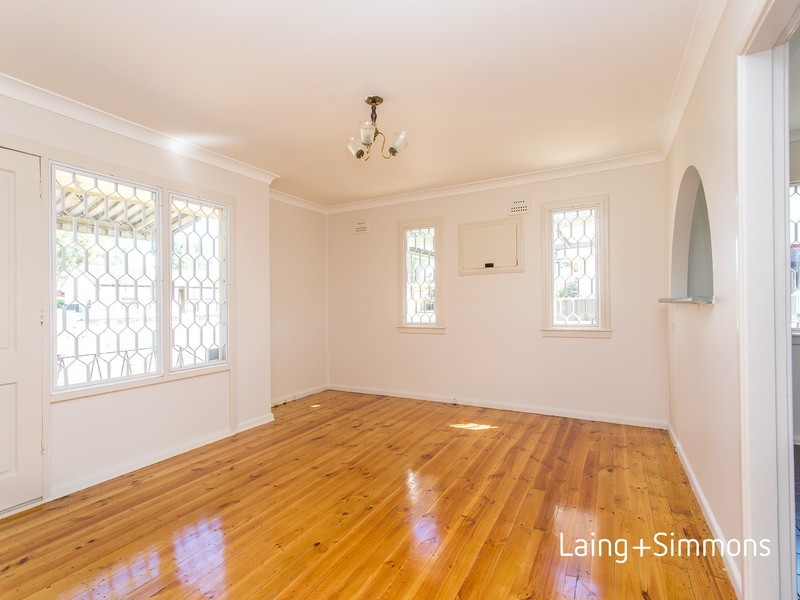 33  Melanesia Avenue, Lethbridge Park NSW 2770