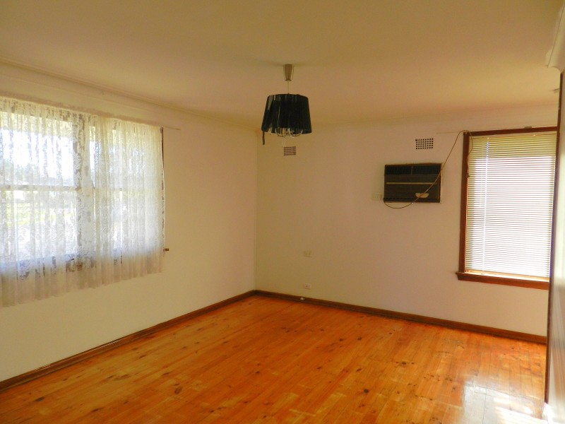 35 Lang Crescent, Blackett NSW 2770