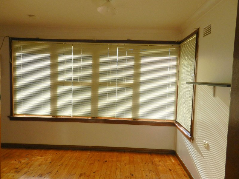 35 Lang Crescent, Blackett NSW 2770