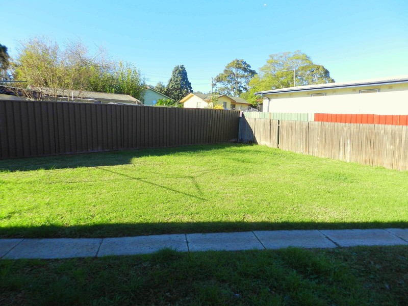 35 Lang Crescent, Blackett NSW 2770