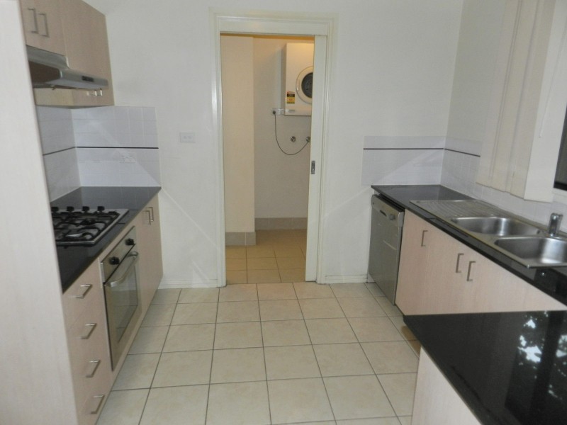 2/33 Blenheim Avenue, Rooty Hill NSW 2766