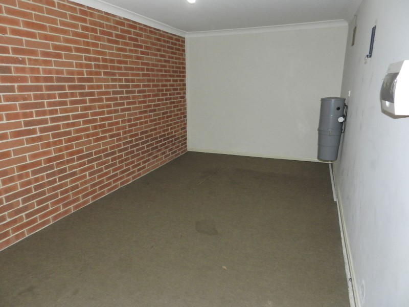 2/33 Blenheim Avenue, Rooty Hill NSW 2766