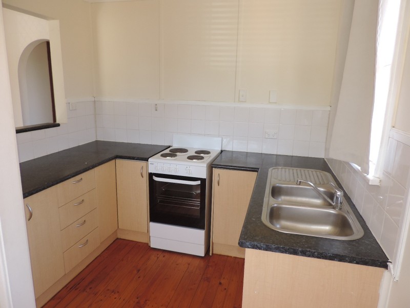 21 Waitaki Cres, Lethbridge Park NSW 2770