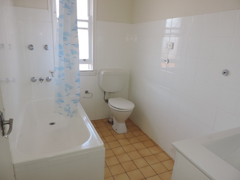 21 Waitaki Cres, Lethbridge Park NSW 2770