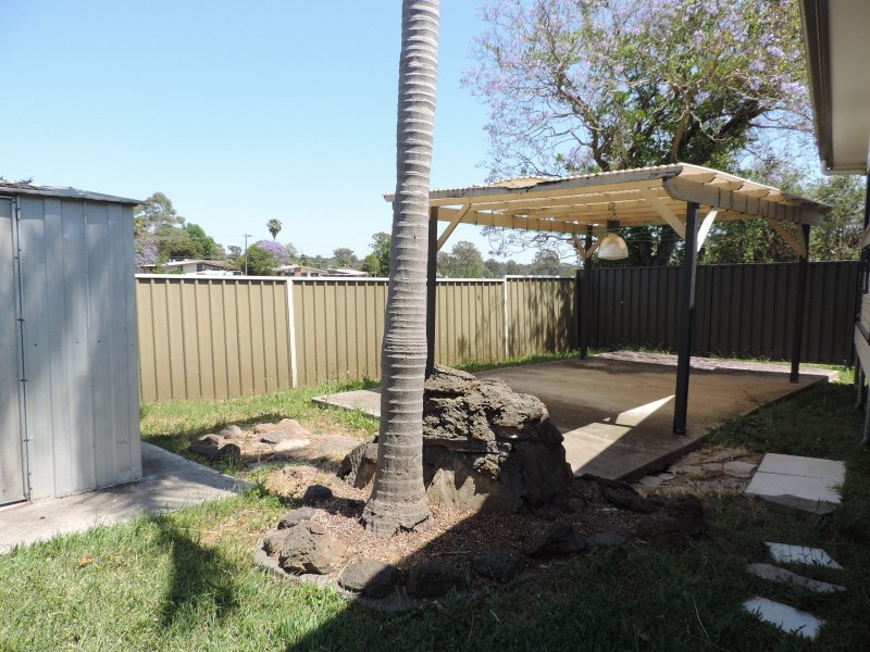 4a Natuna Place, Lethbridge Park NSW 2770