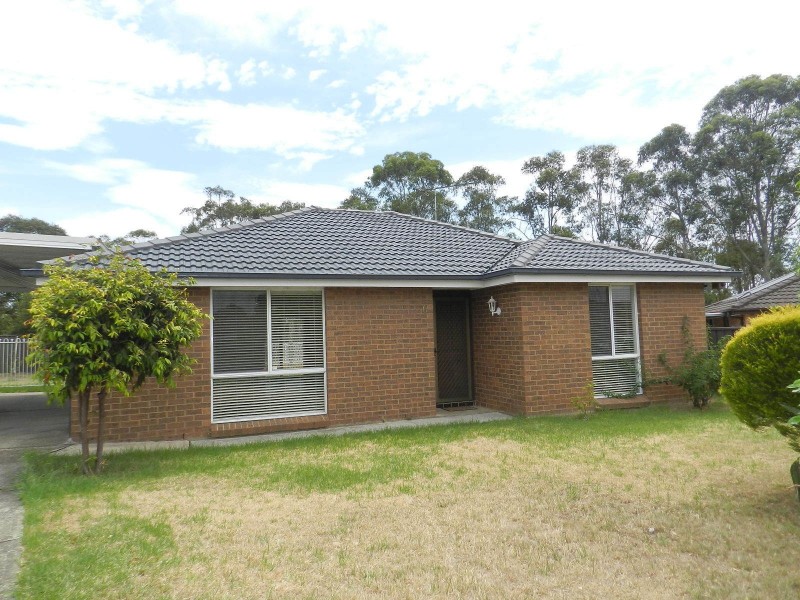 6 Wombidgee Avenue, St Clair NSW 2759