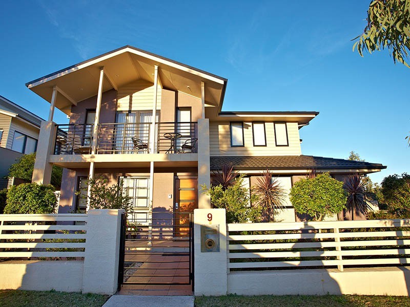 9 Townsend Cres, Ropes Crossing NSW 2760