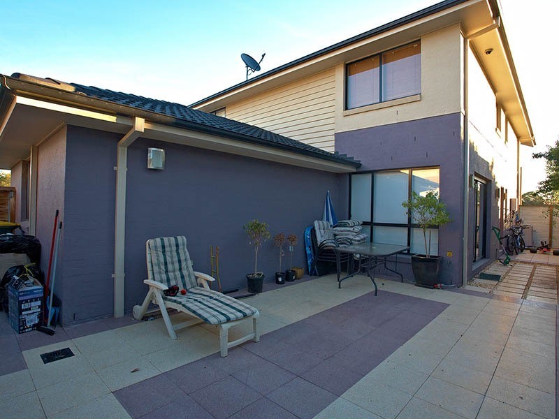 9 Townsend Cres, Ropes Crossing NSW 2760