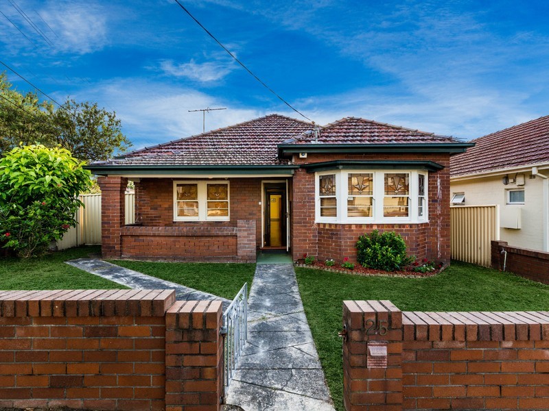 25 Woolcott St, Earlwood NSW 2206