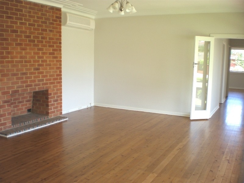 16 Noble Street, Rodd Point NSW 2046