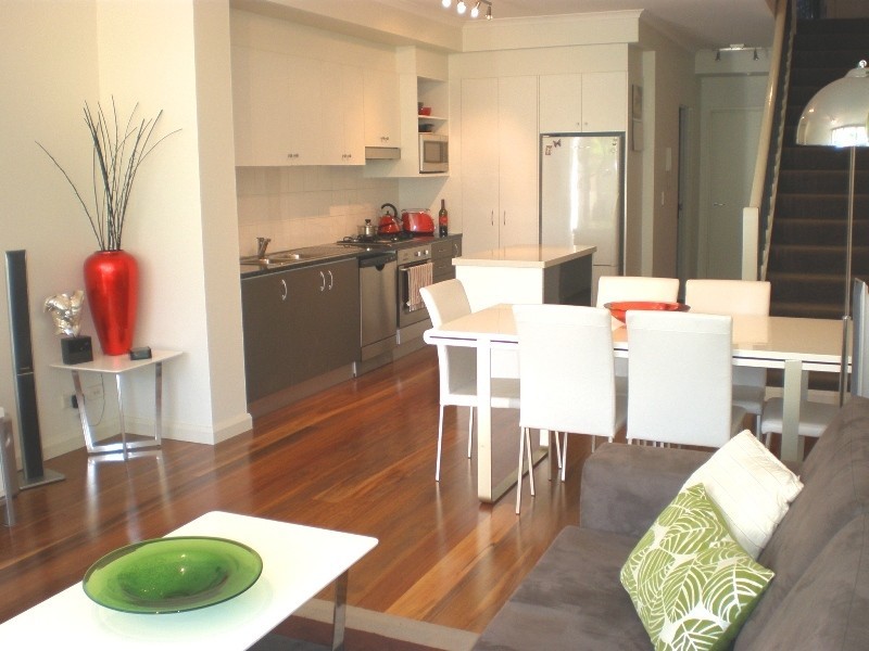 213/213/221-22 Sydney Park Road, Erskineville NSW 2043