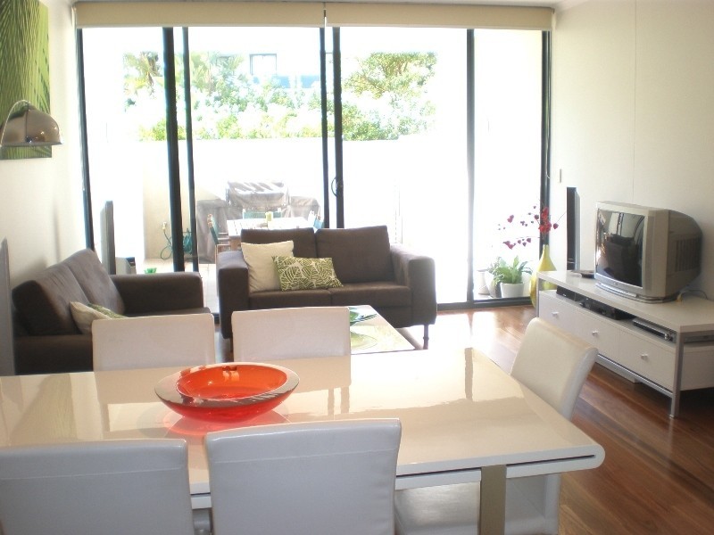 213/213/221-22 Sydney Park Road, Erskineville NSW 2043