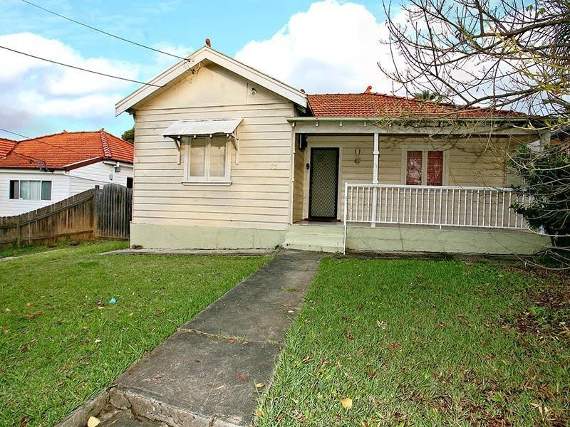 73 Roger Street, Roselands NSW 2196