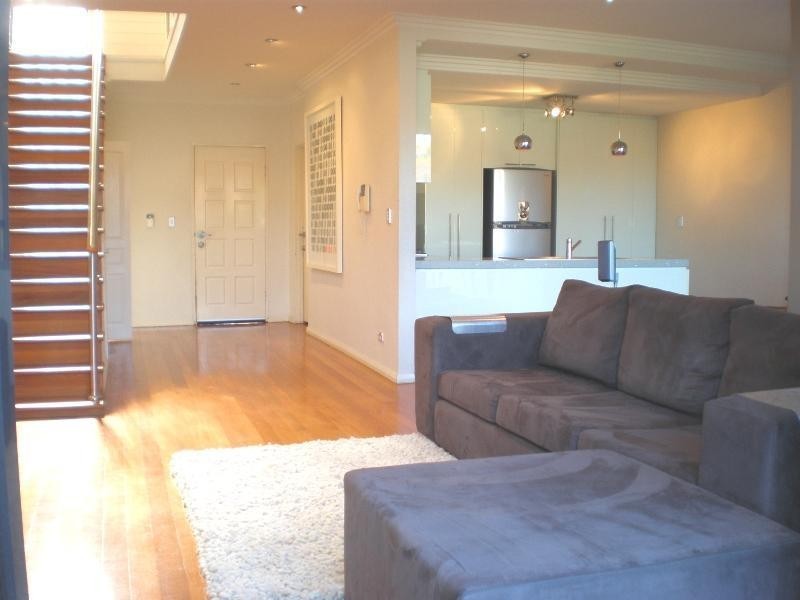12 Farrow Lane, Tempe NSW 2044