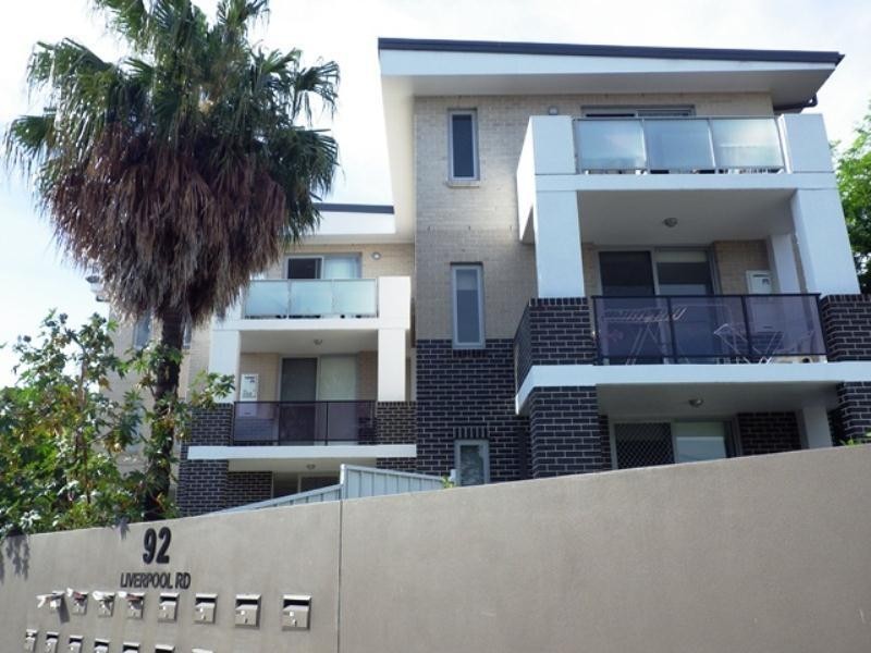 2/92 Liverpool Road, Burwood Heights NSW 2136