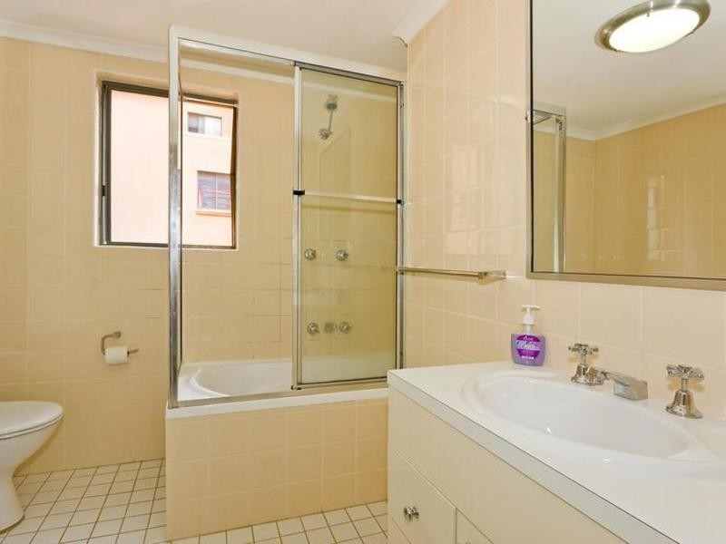 13 gibbons, Redfern NSW 2016