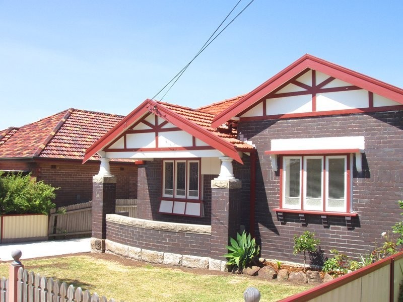 8 Hood Street, Earlwood NSW 2206