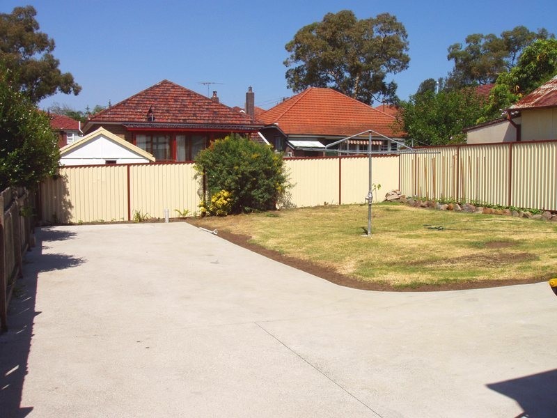 8 Hood Street, Earlwood NSW 2206