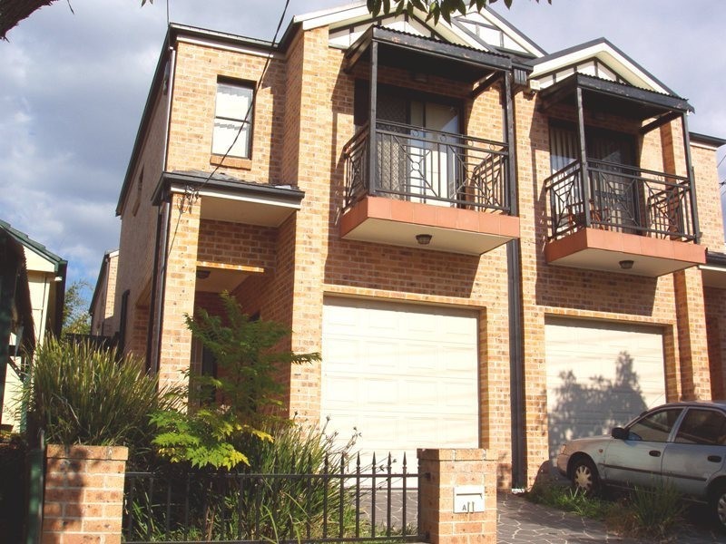 11 Broughton Street, Mortdale NSW 2223