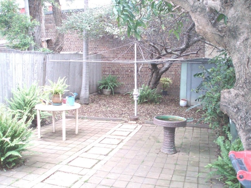 104 Unwins Bridge Road, St Peters NSW 2044
