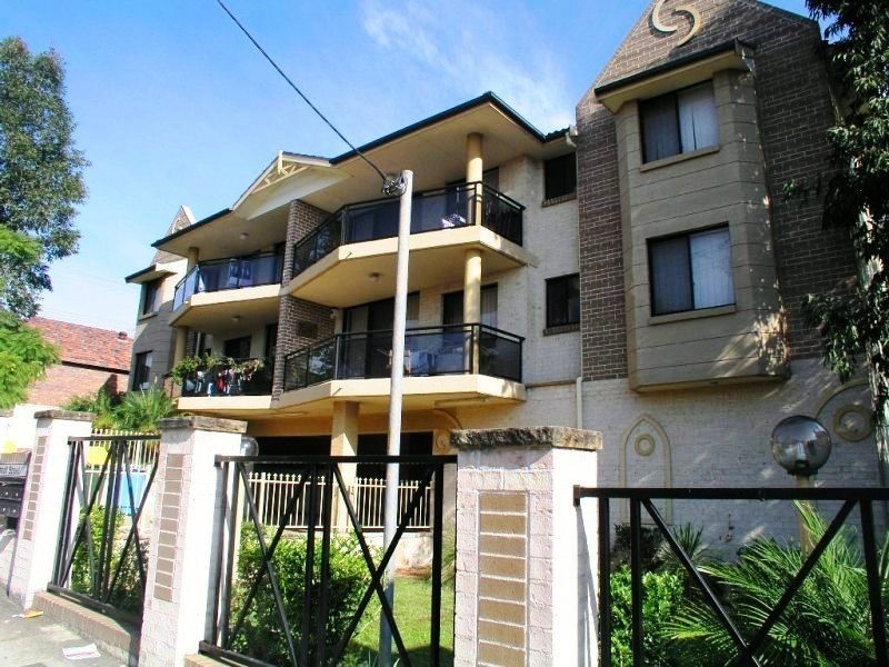 2/15-19 Hassall Street, Westmead NSW 2145