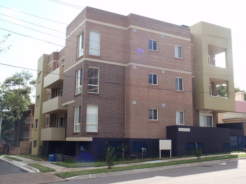7 & 13/1 Amos Street, Westmead NSW 2145