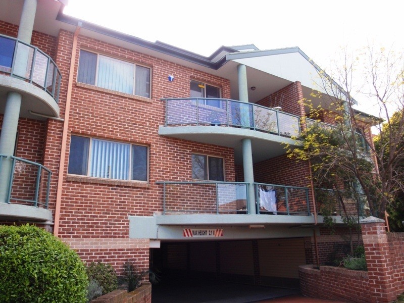 4/27-28 Parkside Lane, Westmead NSW 2145