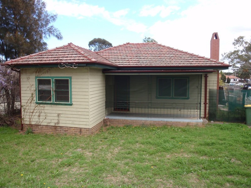 5 Balmoral Street, Blacktown NSW 2148