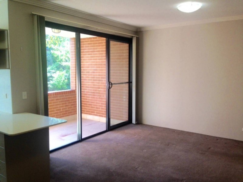 2/24-28 Reid Avenue, Westmead NSW 2145