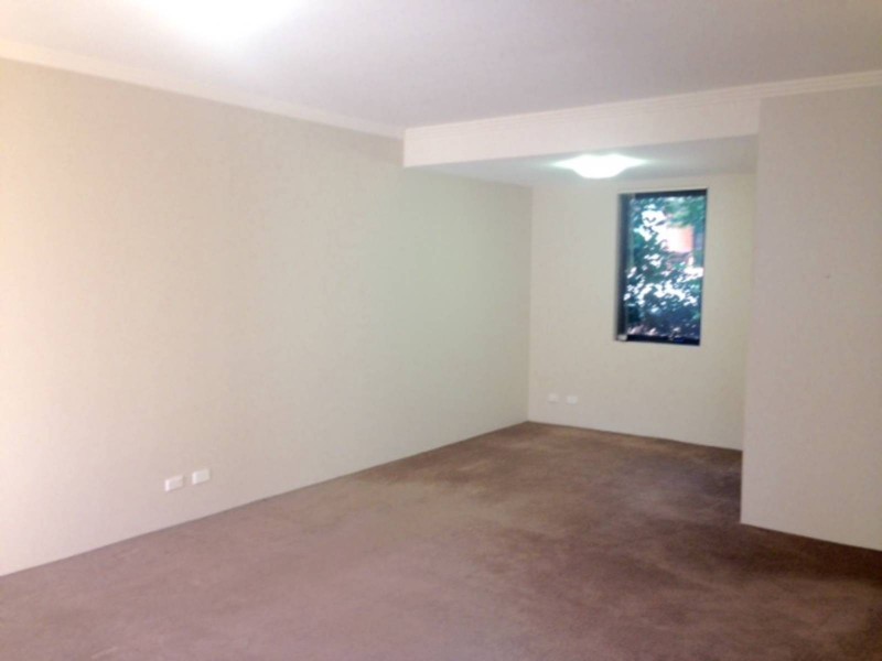 2/24-28 Reid Avenue, Westmead NSW 2145