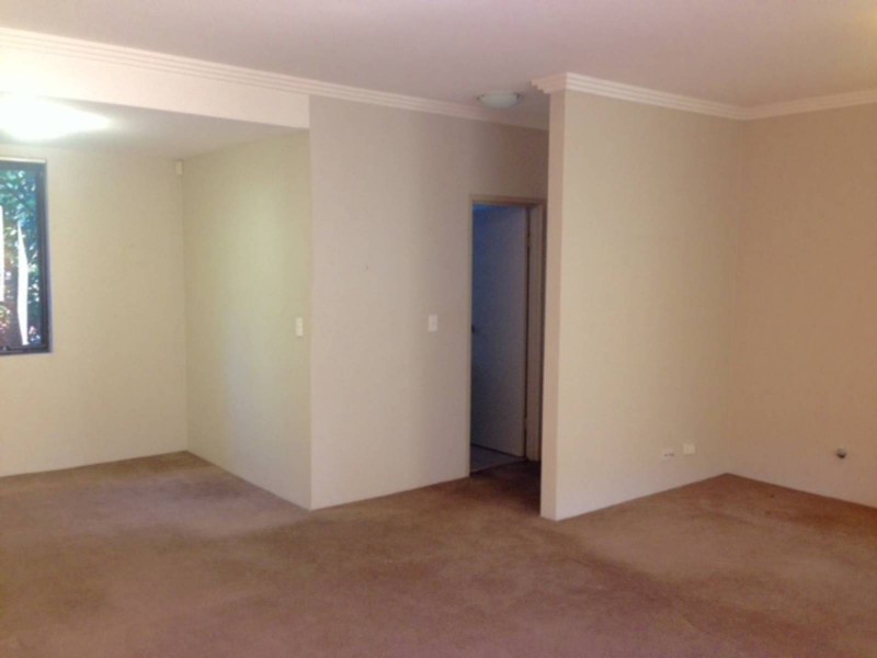 2/24-28 Reid Avenue, Westmead NSW 2145