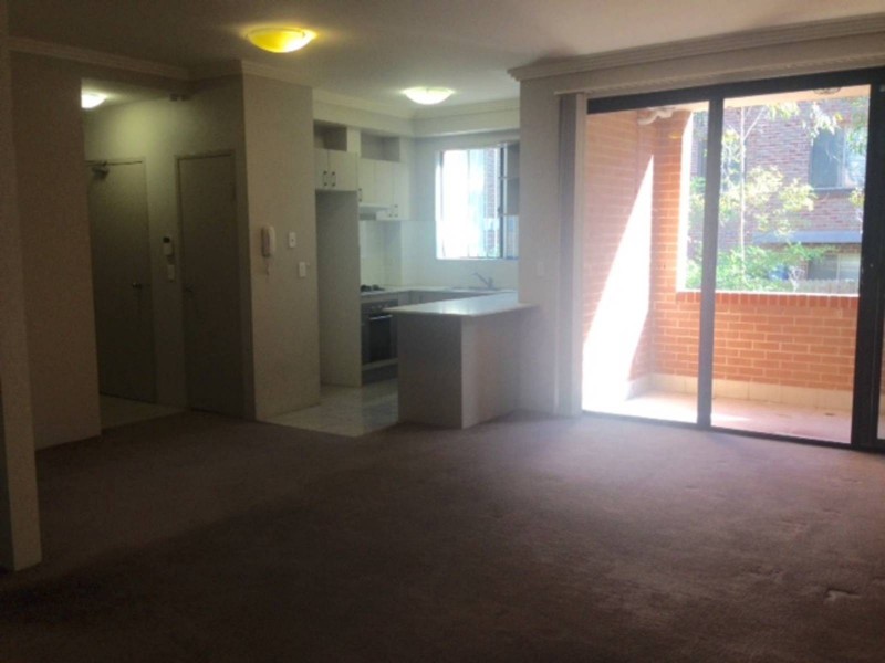 2/24-28 Reid Avenue, Westmead NSW 2145