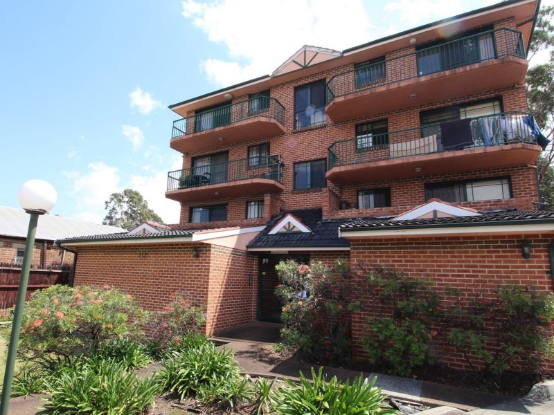 2/112 Good Street, Harris Park NSW 2150