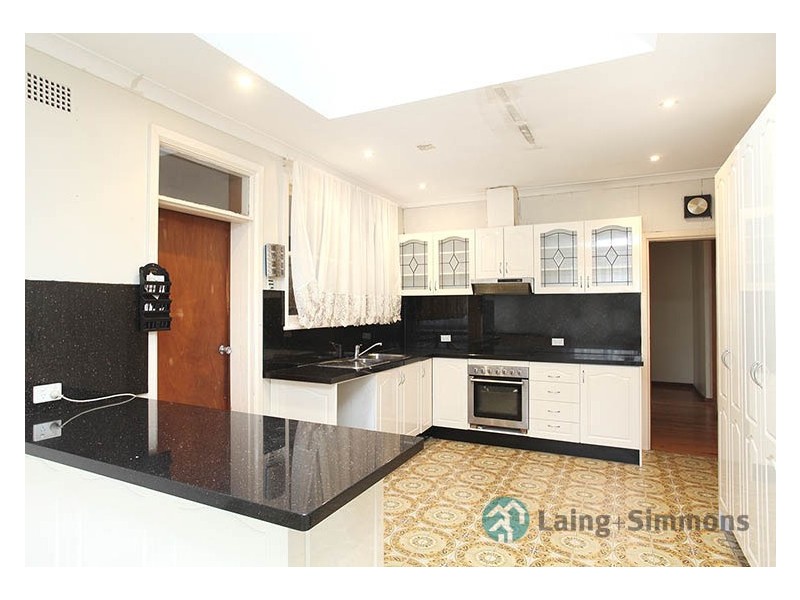 3 Rosebery Rd, Guildford NSW 2161