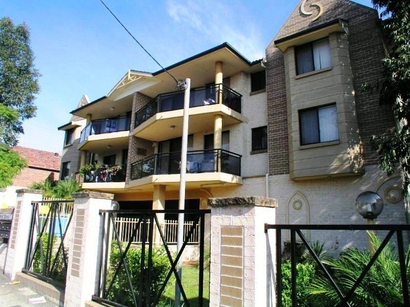 2/15-19 Hassall Street, Westmead NSW 2145