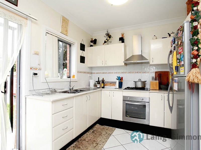 8/102-104 Lackey Street, Merrylands NSW 2160