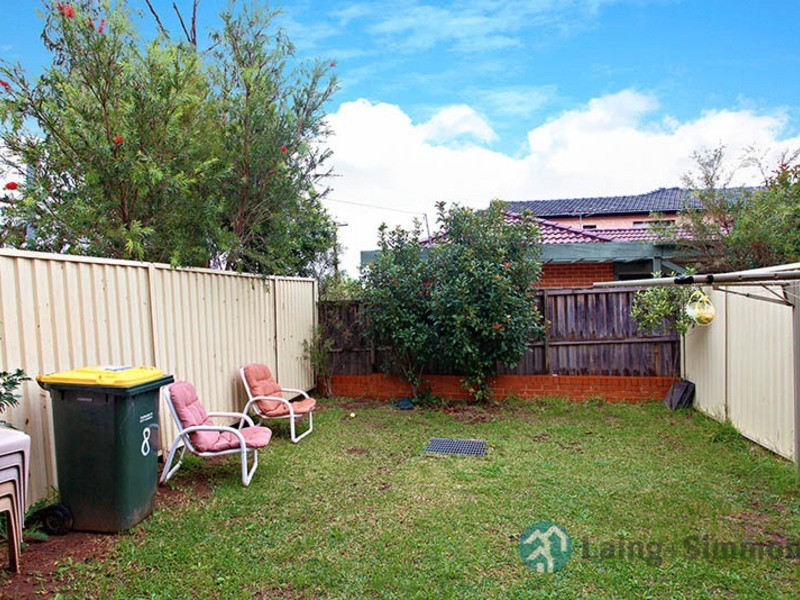 8/102-104 Lackey Street, Merrylands NSW 2160