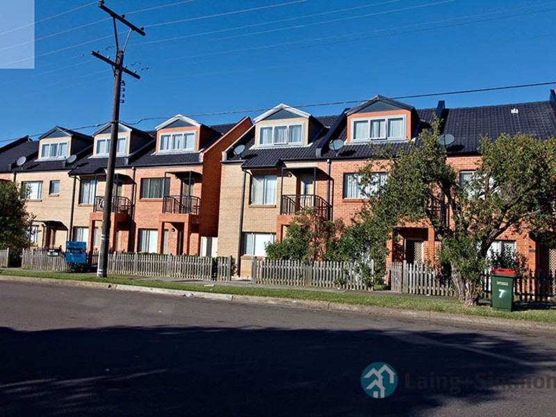 8/102-104 Lackey Street, Merrylands NSW 2160