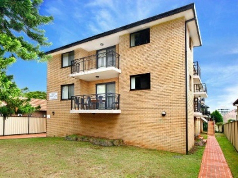 2/20  Crown Street, Harris Park NSW 2150