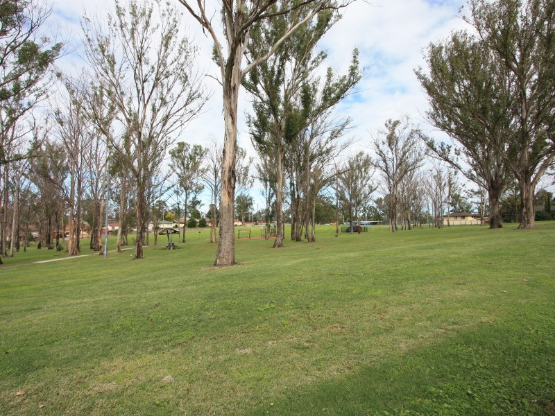 11 Conway Avenue, Cambridge Park NSW 2747