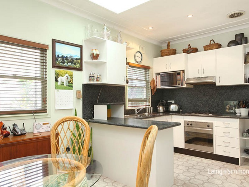 2 Barry Place, Wentworthville NSW 2145