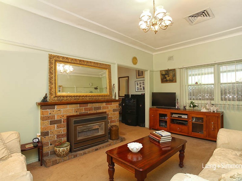 2 Barry Place, Wentworthville NSW 2145
