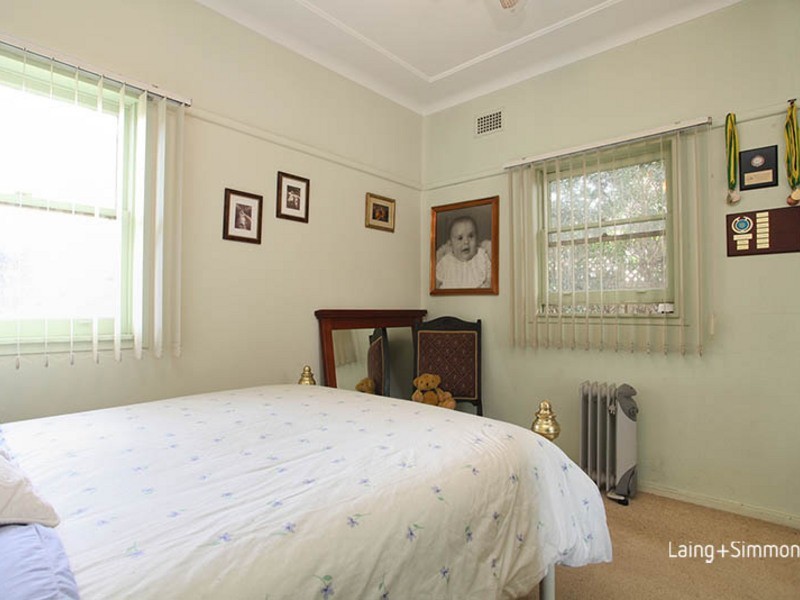 2 Barry Place, Wentworthville NSW 2145